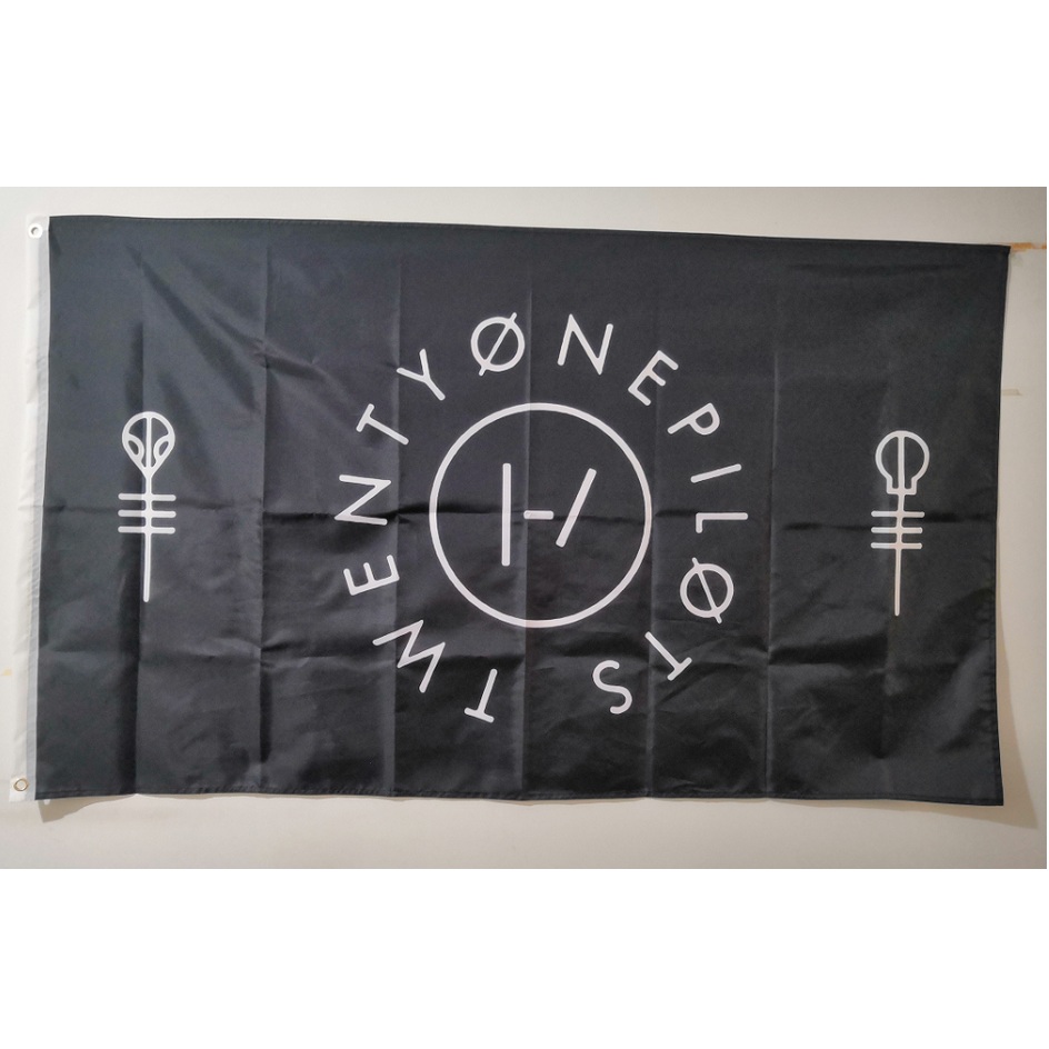 Twenty One Pilots Flag 3x5 FT High Quality Polyester Printed 90x150 cm Flag Banner from Factory, free shipping
Twenty One Pilots Flag 3x5 FT High Quality Polyester Printed 90x150 cm Flag Banner from Factory, free shipping