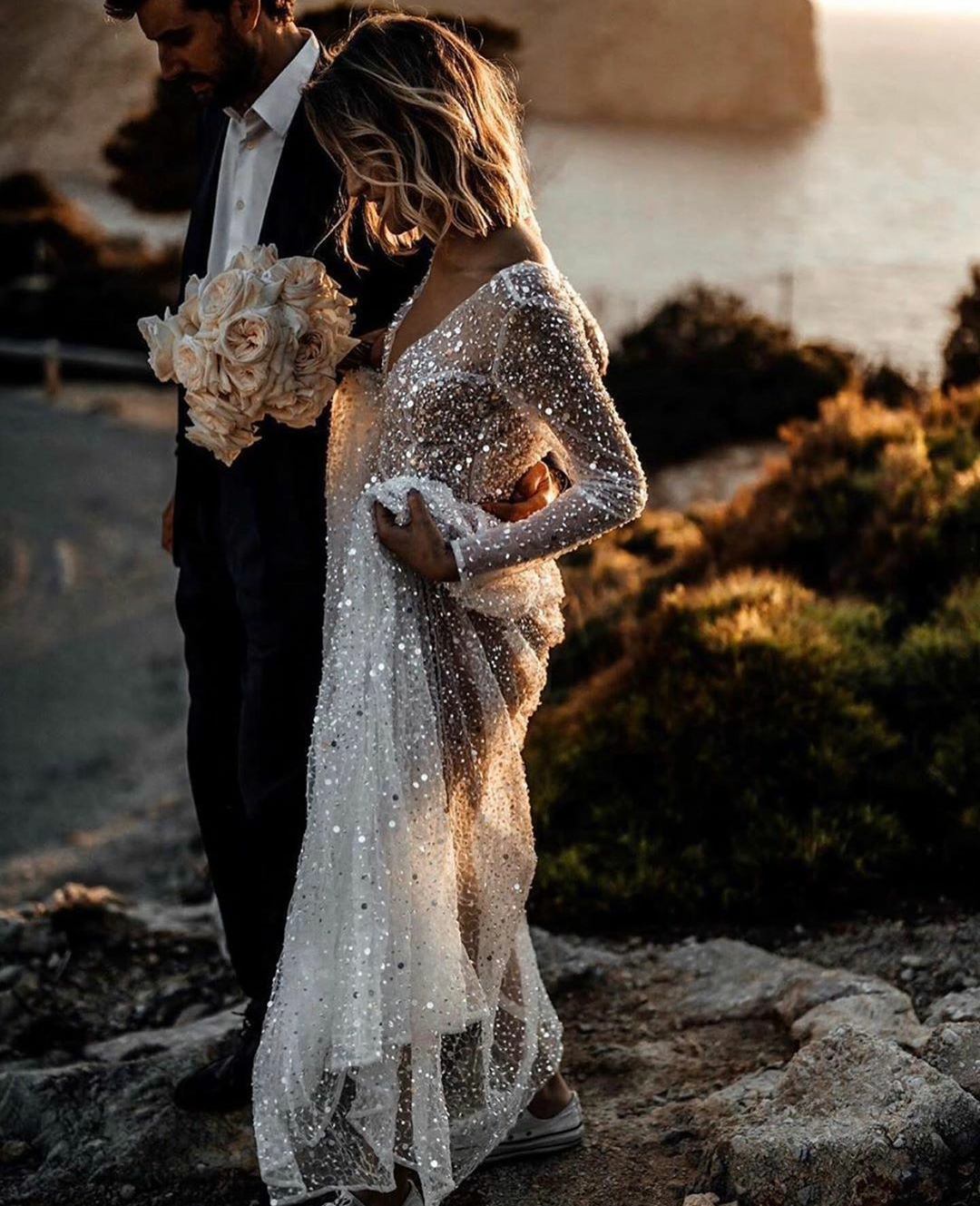 Sexy Transparent Beach Wedding Dresses Long Sleeves 2020 Sequined Backless Robe De Mariee Deep V Neck Bridal Gowns