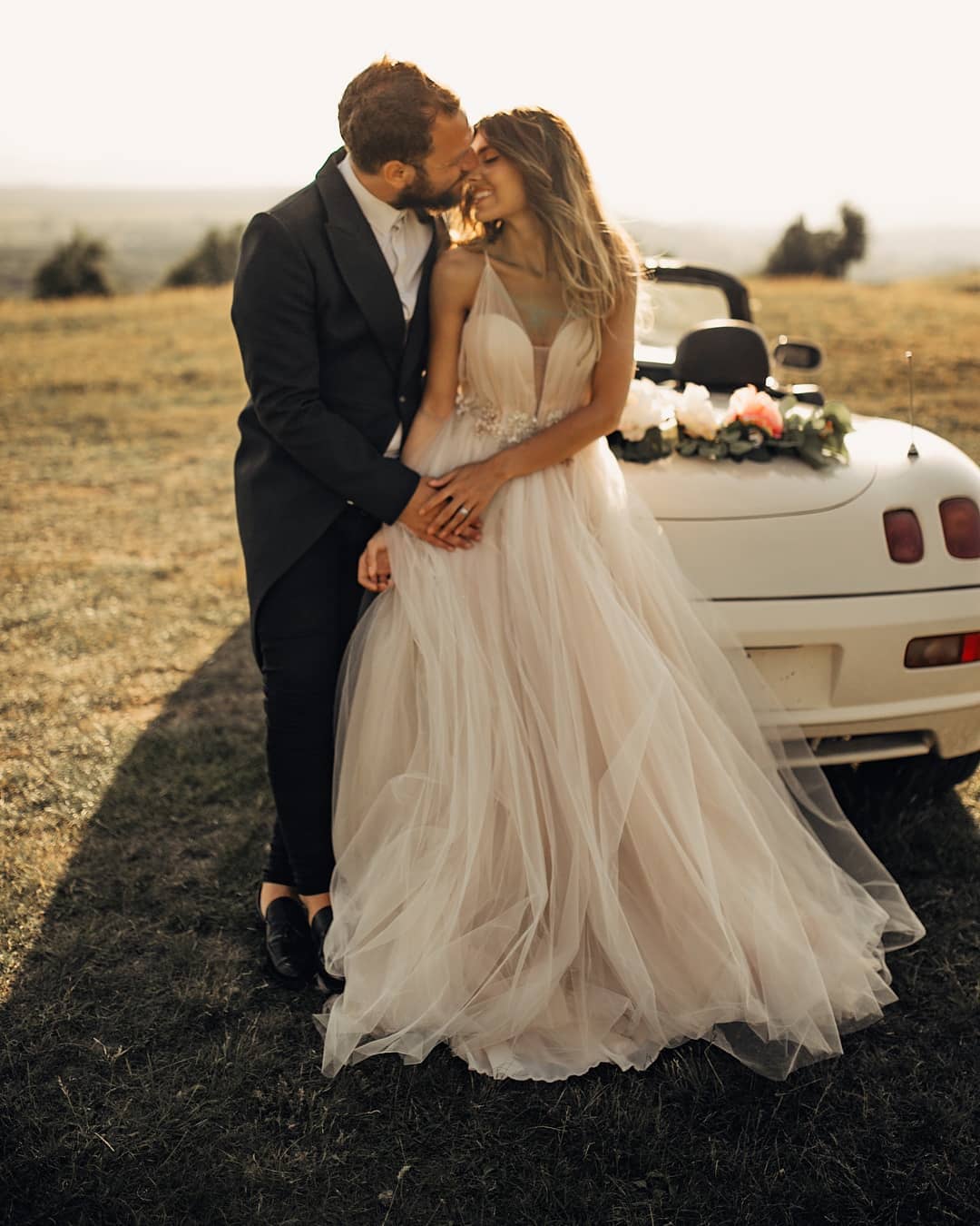 2019 Newest Bohemian A Line Wedding Dresses V Neck Peplum Appliques Beach Plus Size Bridal Gowns Boho Chic Vestido De Festa