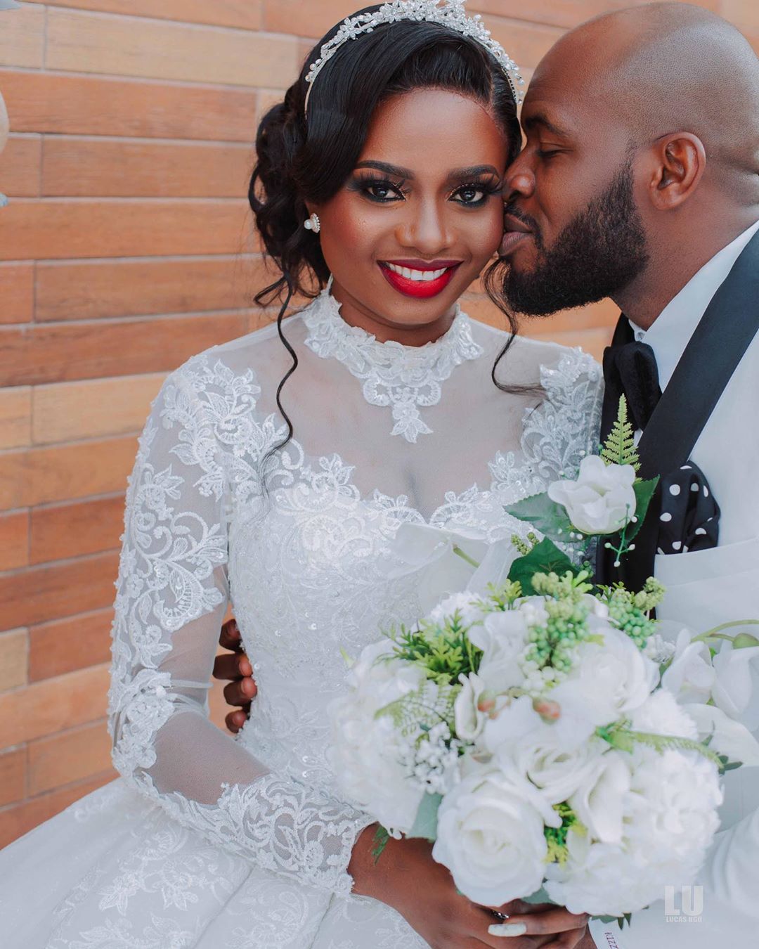 2020 Plus Size Arabic Aso Ebi Cheap Lace Beaded Wedding Dresses Long Sleeves High Neck Bridal Dresses Vintage Wedding Gowns ZJ304