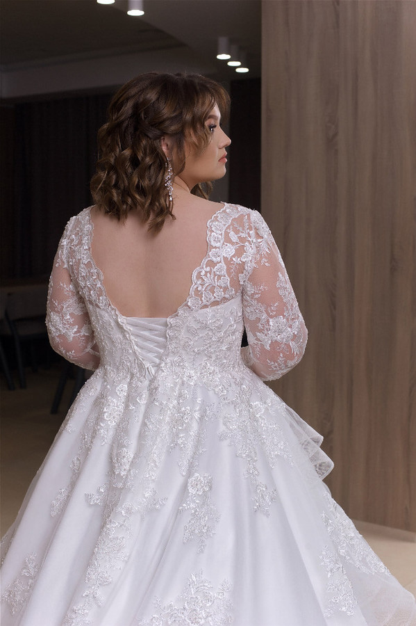 plus size bohemian wedding dresses v neck appliqued long sleeves lace bridal gowns cascading ruffles tiers open back abiti da sposa