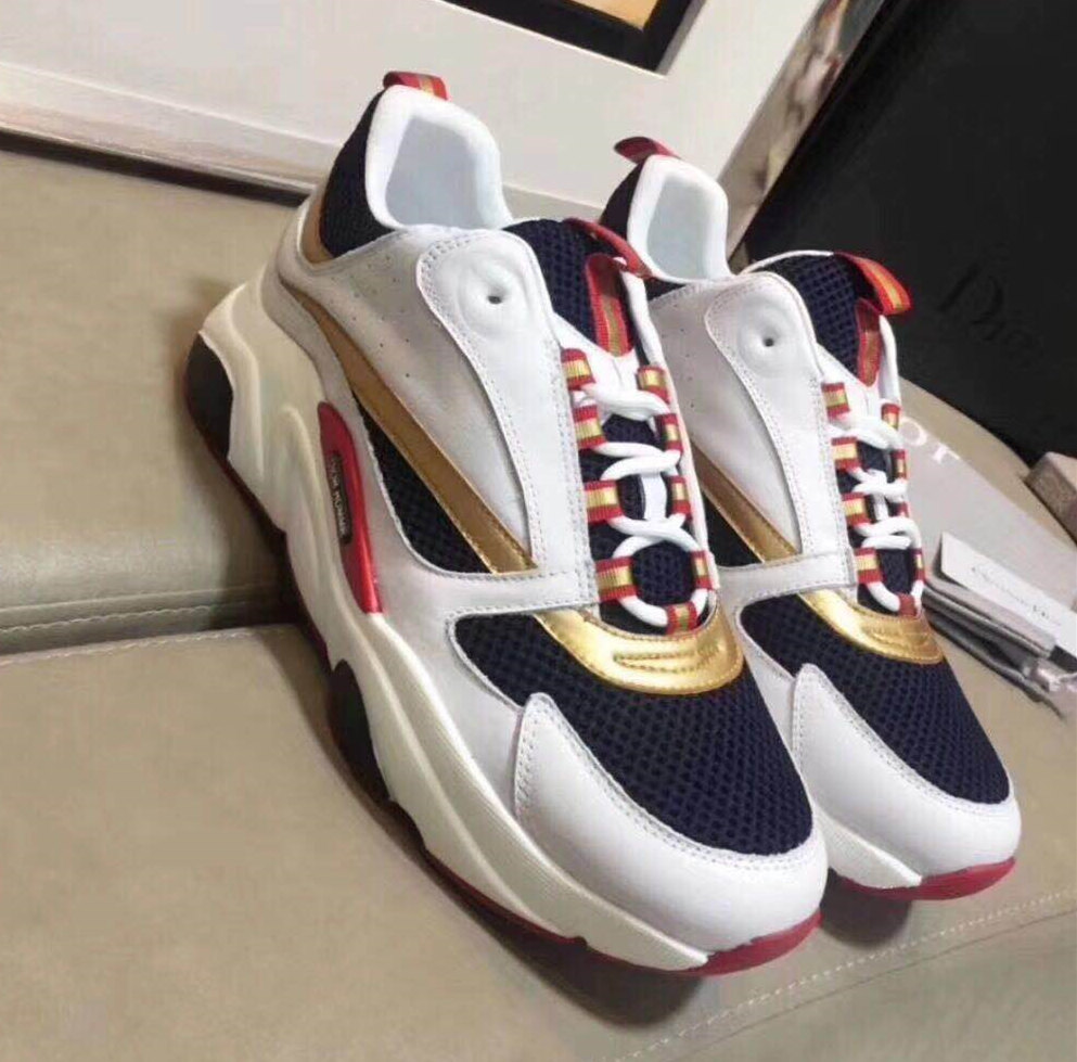2019 mens designer shoes high quality luxury womens shoes leather casual shoes for women and men With box size 12 Euro 46
2019 mens designer shoes high quality luxury womens shoes leather casual shoes for women and men With box size 12 Euro 46