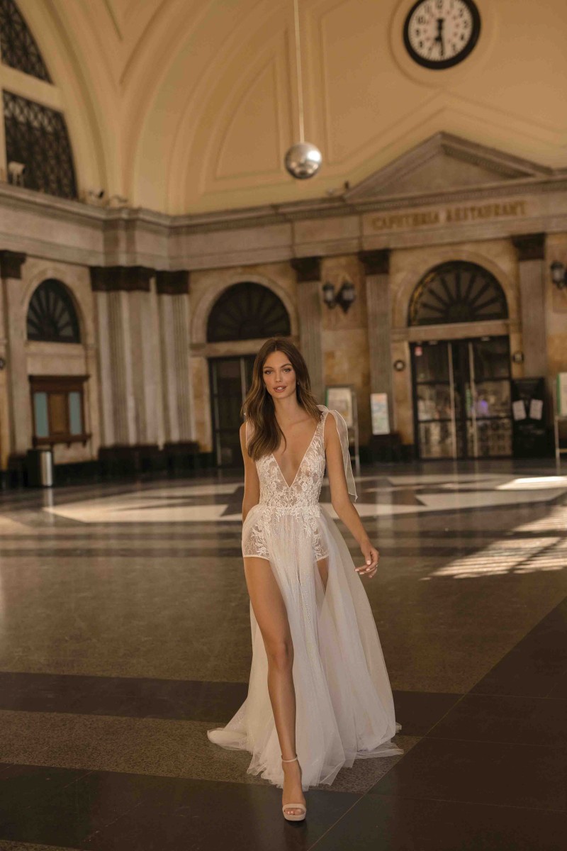 berta a line wedding dresses sexy sheer v neck backless lace bridal gowns high side split wedding dress vestido de novia