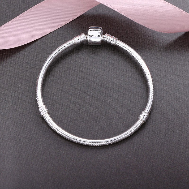 Joker temperament bracelet 925 sterling silver with CZ diamond for Pandora jewelry high quality snake bone chain ladies fashion bracelet
Joker temperament bracelet 925 sterling silver with CZ diamond for Pandora jewelry high quality snake bone chain ladies fashion bracelet