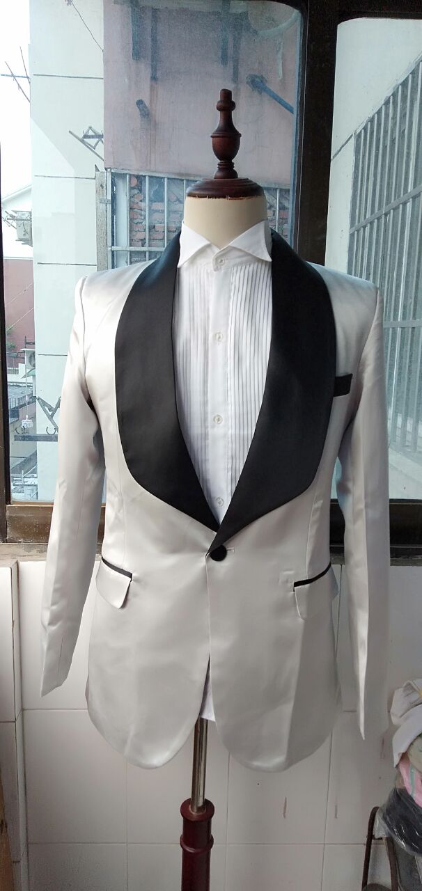 Light Grey tuxedos groom wedding men suits mens wedding suits tuxedo costumes de smoking pour hommes men(Jacket+Pants+Tie) 004, Same as image
Light Grey tuxedos groom wedding men suits mens wedding suits tuxedo costumes de smoking pour hommes men(Jacket+Pants+Tie) 004, Same as image