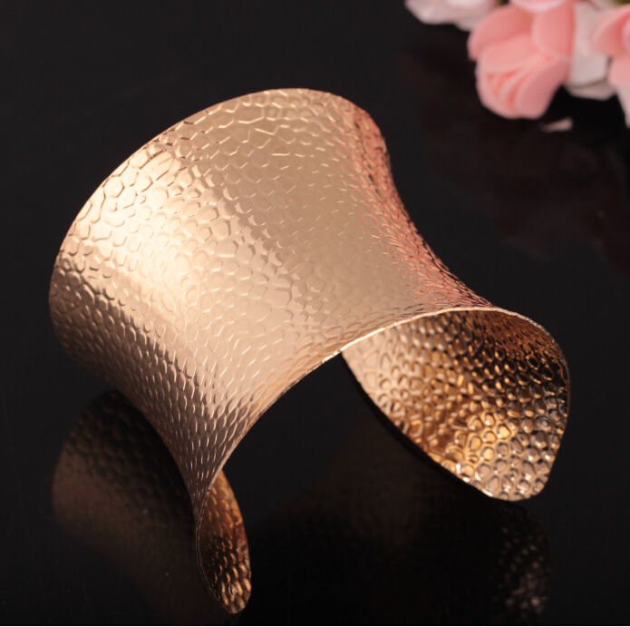 Wholesale- Big Bracelets Amp Bangles For Women Men Gold/Silver Color Alloy Male Female Cute Cuff Bangle Bracelet Fashion Jewelry