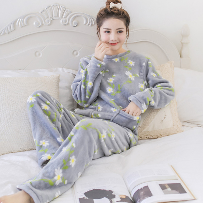 Women's Flannel Cute Two-piece Pajama Sets 2018 Autumn Female Soft Cotton Sleepwear Ladies Kawaii Cartoon Print Pyjama Suits