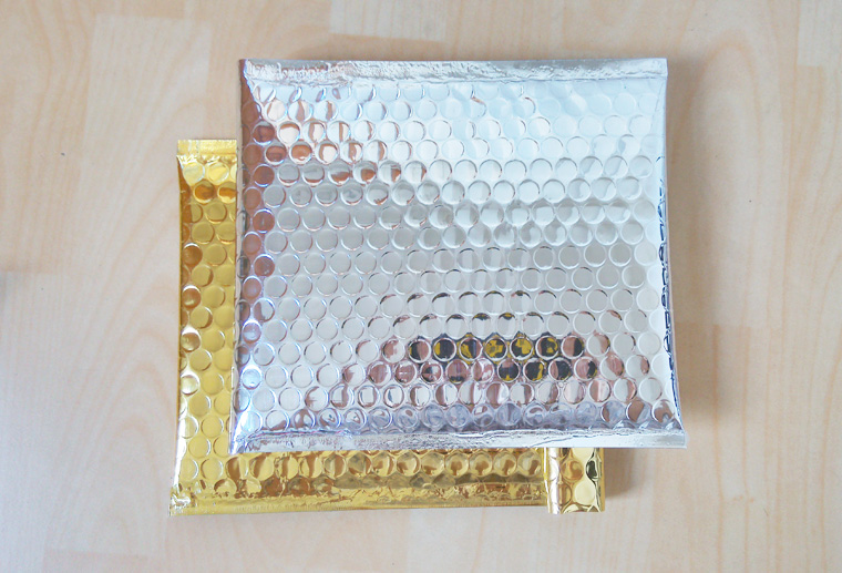 Joy Size 15*13cm small golden bubble mailing envelope/golden shipping envelopes Mailer Aluminum Foil Gift Bag Packing Wrap
Joy Size 15*13cm small golden bubble mailing envelope/golden shipping envelopes Mailer Aluminum Foil Gift Bag Packing Wrap