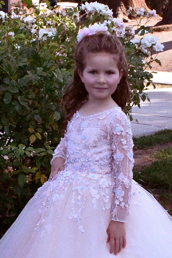 Princess Flower Girl Dresses Jewel Neck Lace Appliqued Beads Long Sleeves A Line Girls Pageant Dress With Free Petticoat Kids Formal Gowns