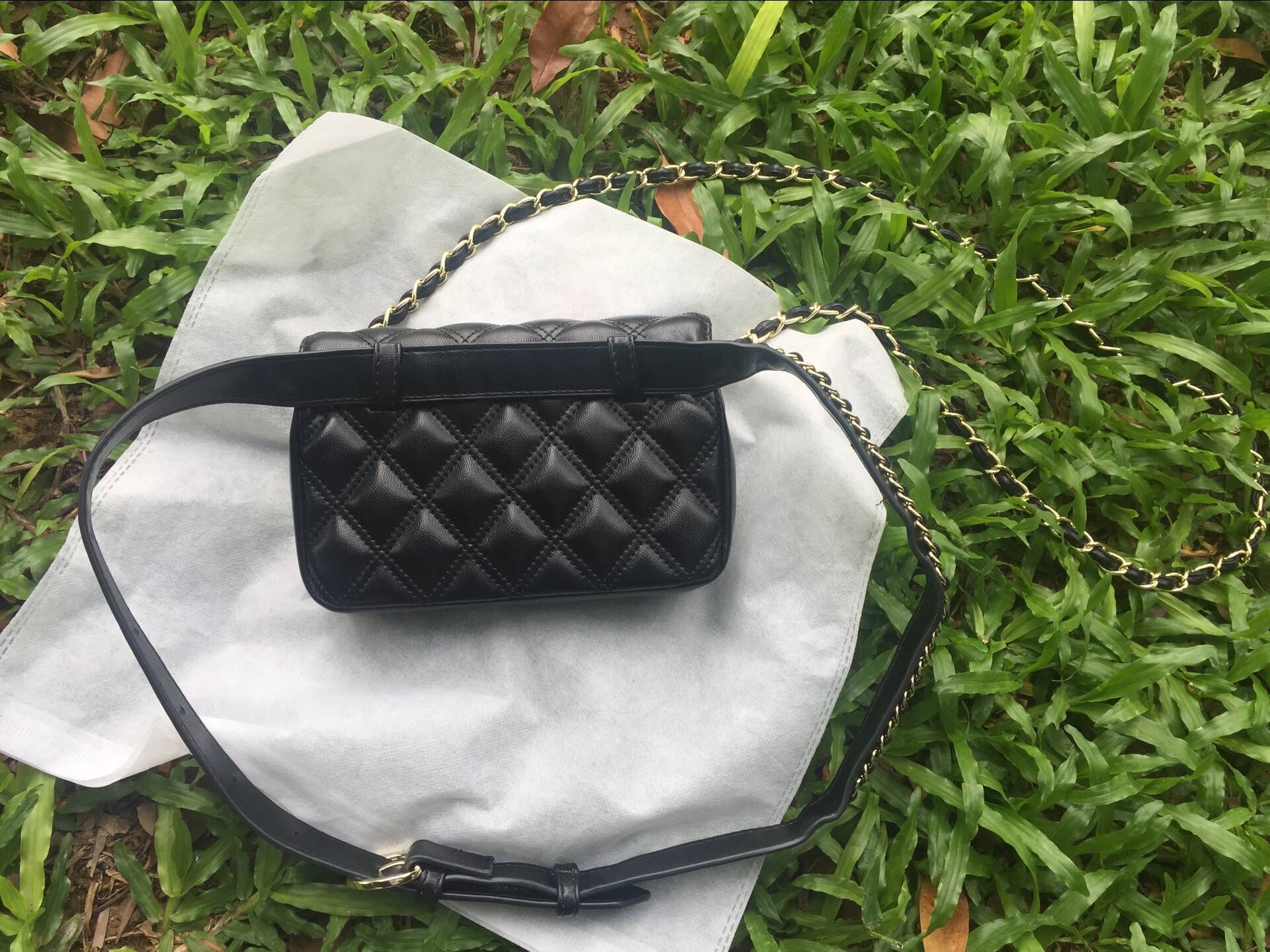 Designer-Famous Thread Leather Women Bags Waist Belt Bag Cross Body Mini Flap Chains Shoulder Bags 5 Colors Black Red Pink White Apricot
Designer-Famous Thread Leather Women Bags Waist Belt Bag Cross Body Mini Flap Chains Shoulder Bags 5 Colors Black Red Pink White Apricot
