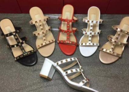 Newest 2019 luxury design Leather Women Stud Sandals Slingback Pumps Ladies Sexy High Heels Fashion rivets shoes 8 Colors
Newest 2019 luxury design Leather Women Stud Sandals Slingback Pumps Ladies Sexy High Heels Fashion rivets shoes 8 Colors