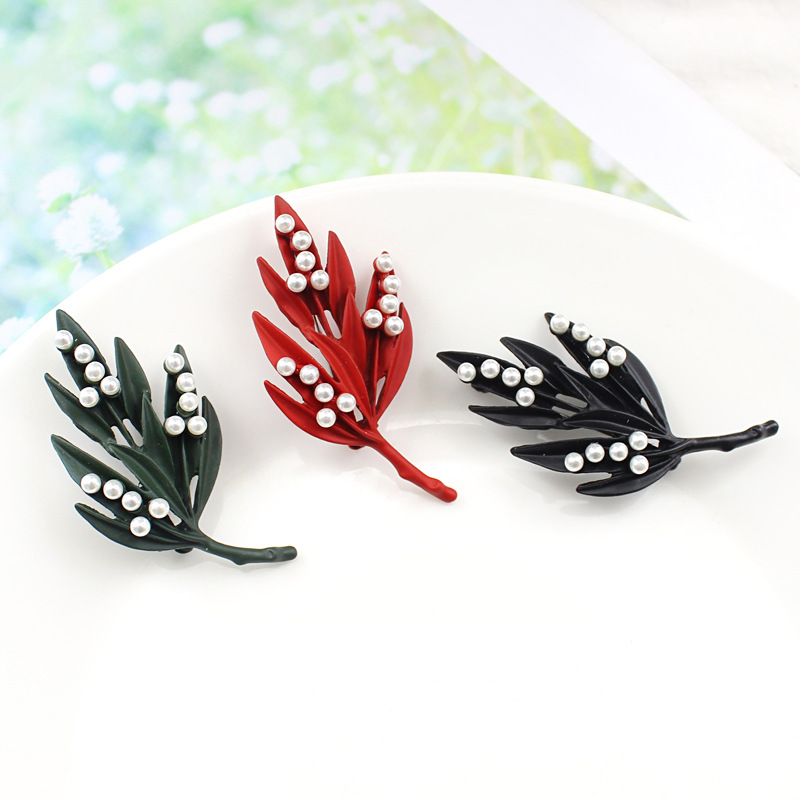 New design branch tree leaf Brooch red green branch leaves pearl baking varnish brooch pin vintage jewelry gift For women
New design branch tree leaf Brooch red green branch leaves pearl baking varnish brooch pin vintage jewelry gift For women