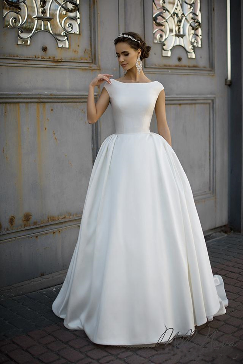 2019 New Stunning Backless A-Line Wedding Dresses Beatu Neckline Cheap Sweep Train Satin Custom Made Plus Size Bridal Gowns