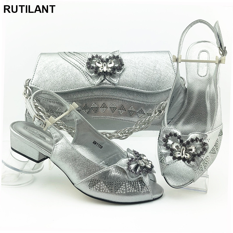 Fashion Italian Women Matching Shoes and Bag Set Italian Wedding African Shoes and Bag To Match for Party Plus Size Women Pumps, Champagne
Fashion Italian Women Matching Shoes and Bag Set Italian Wedding African Shoes and Bag To Match for Party Plus Size Women Pumps, Champagne