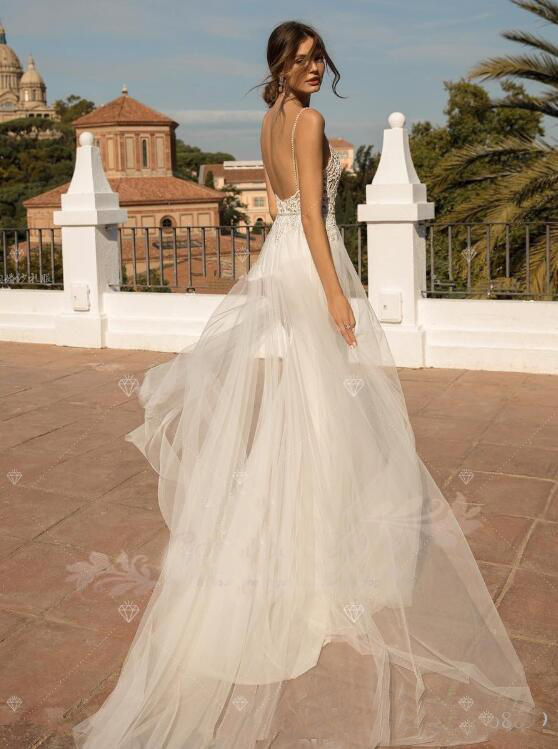2019 berta A line Boho Wedding Dresses Bridal Gowns Sexy Bohemia Deep V Neck Lace Appliqued overskirts Tulle sweep train vestido de novia