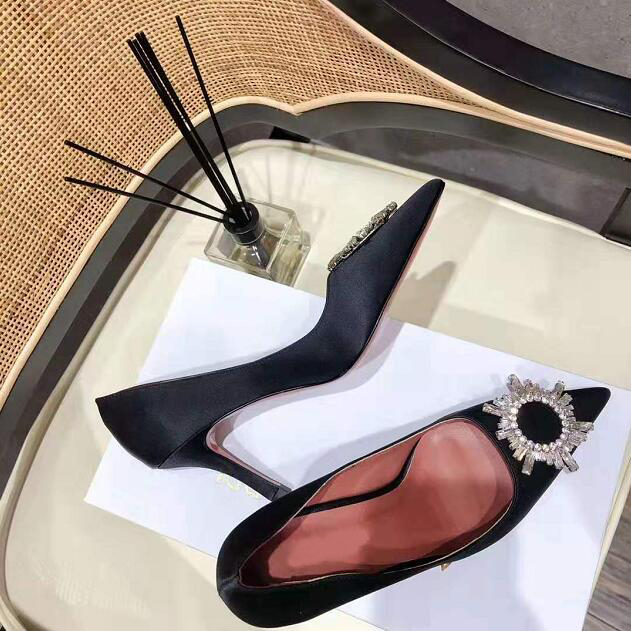 Woman Black Amina Shoes New Release Muaddi Wedding Pumps 9.5cm Heel Crystal Sunflower Fashion Original Box Party Shoes 35-39
Woman Black Amina Shoes New Release Muaddi Wedding Pumps 9.5cm Heel Crystal Sunflower Fashion Original Box Party Shoes 35-39