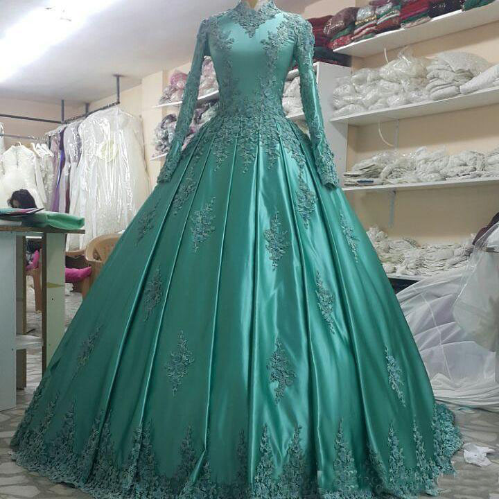Muslim Arabic Long Sleeve Prom Dresses High Neck Lace Applique Satin Floor Length Party Dress Evening Formal Wear Quinceanera Gown