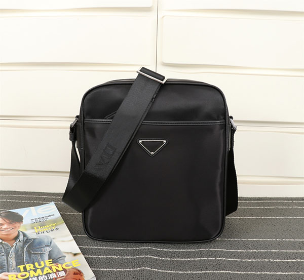 P 002new bag space to meet daily necessities lightweight fabrics soft and comfortable necessities for men and women, Black
P 002new bag space to meet daily necessities lightweight fabrics soft and comfortable necessities for men and women, Black