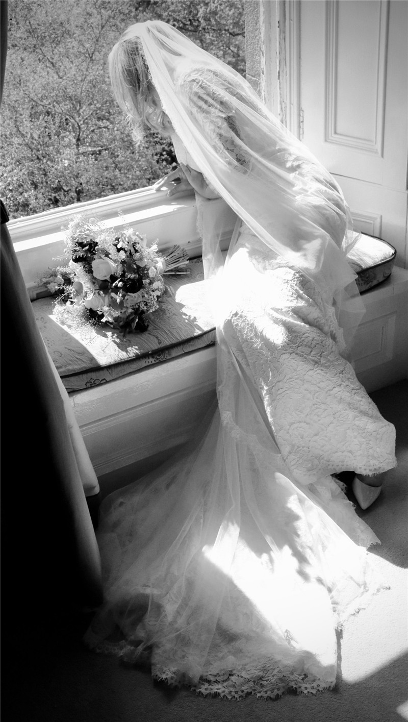 Lace Elegant Mermaid Wedding Dresses Bateau Neck Long Sleeves Bridal Gowns Sweep Train Trumpet Robe De Marie