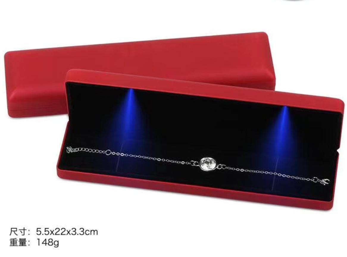 Jewelry Pouches, Bags 20pcs/lot Metal LED Box Long Chain Pendant Necklace Hand Boxes Packaging Storage Gift Wholesale
Jewelry Pouches, Bags 20pcs/lot Metal LED Box Long Chain Pendant Necklace Hand Boxes Packaging Storage Gift Wholesale