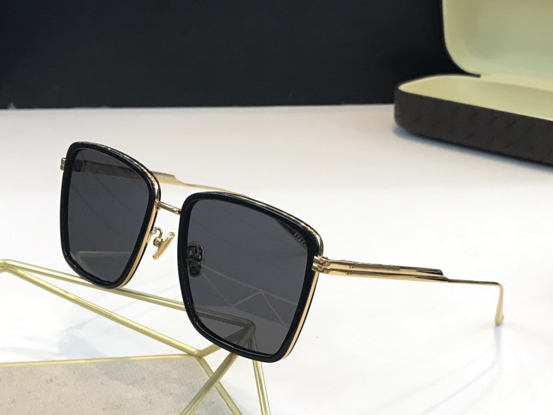 luxury sunglasses mens sunglasses women classic hot style plank metal frame 1008 uv400 protection outdoor eyewear top quality with
luxury sunglasses mens sunglasses women classic hot style plank metal frame 1008 uv400 protection outdoor eyewear top quality with