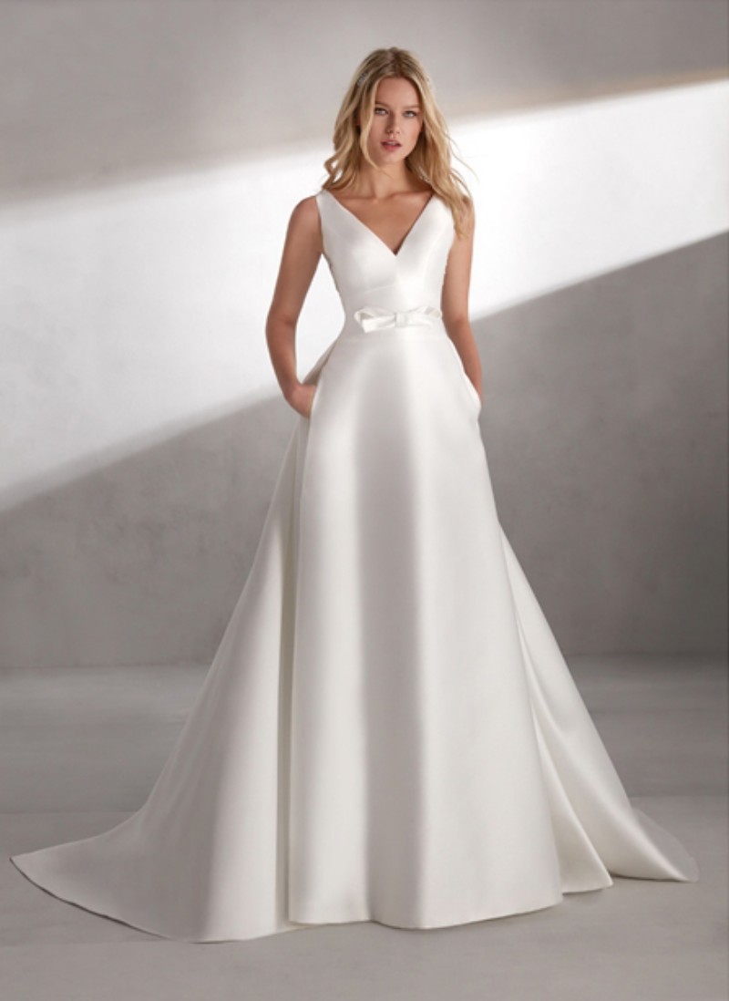 elegant satin wedding dresses v neck lace appliqued bohemian beach bridal gowns boho a line wedding dress with pockets