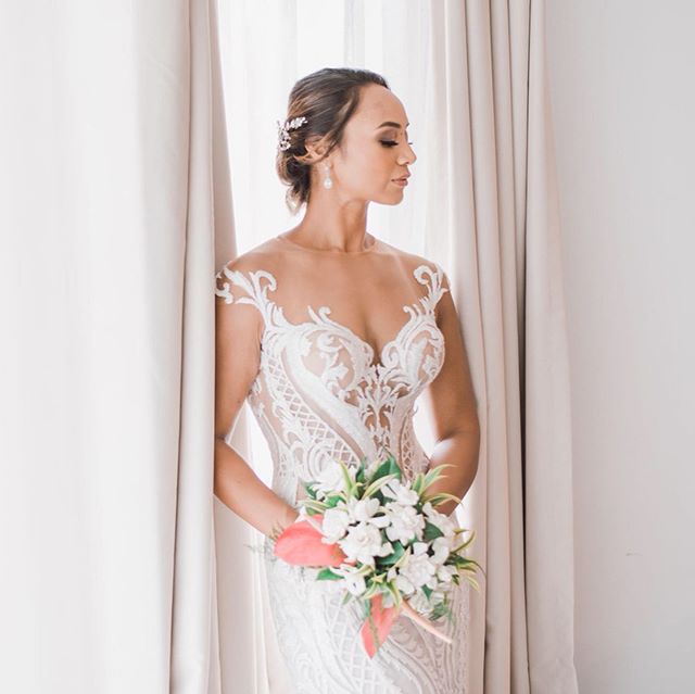 Plus Size Wedding Dresses Sheer Jewel Neck Lace Applique Cap Sleeve Mermaid Bridal Gowns Sweep Train Elegant Bridal Robe De Mariee