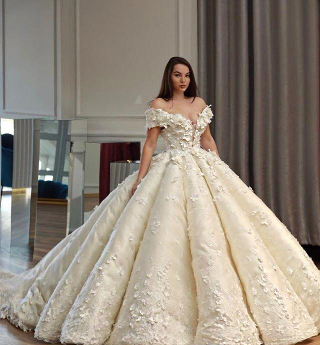Princess Ball Gown Off the Shoulders Wedding Dresses 2019 Luxurious Appliques Church Formal Bride Bridal Gowns Plus Size Custom Made