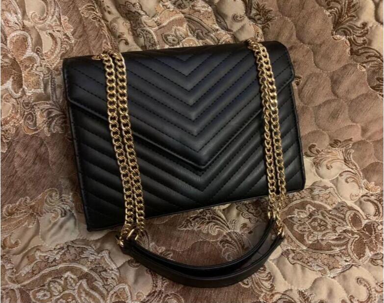 2020 Fashion Love heart Wave Pattern Satchel Designer Shoulder Bag Chain Handbag Luxury Crossbody Purse Lady Tote bags 524, Black and black chain
2020 Fashion Love heart Wave Pattern Satchel Designer Shoulder Bag Chain Handbag Luxury Crossbody Purse Lady Tote bags 524, Black and black chain