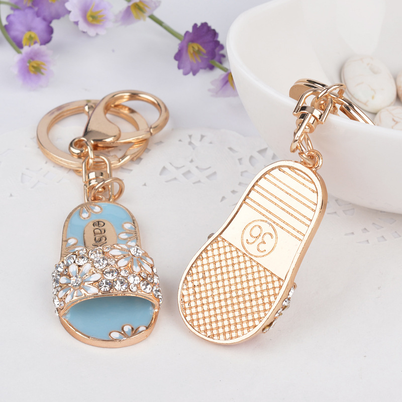 Creative slippers alloy key chain female bag pendant pendant lover crystal shoes keychain personalized car key chains key ring