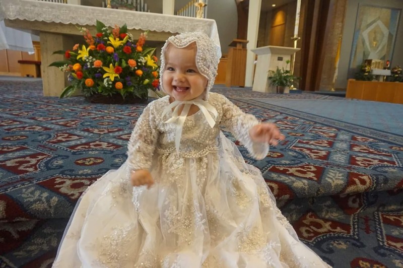 Classy 2019 Long Sleeve Christening Gowns For Baby Girls Lace Appliqued Pearls Baptism Dresses With Bonnet First Communication Dress