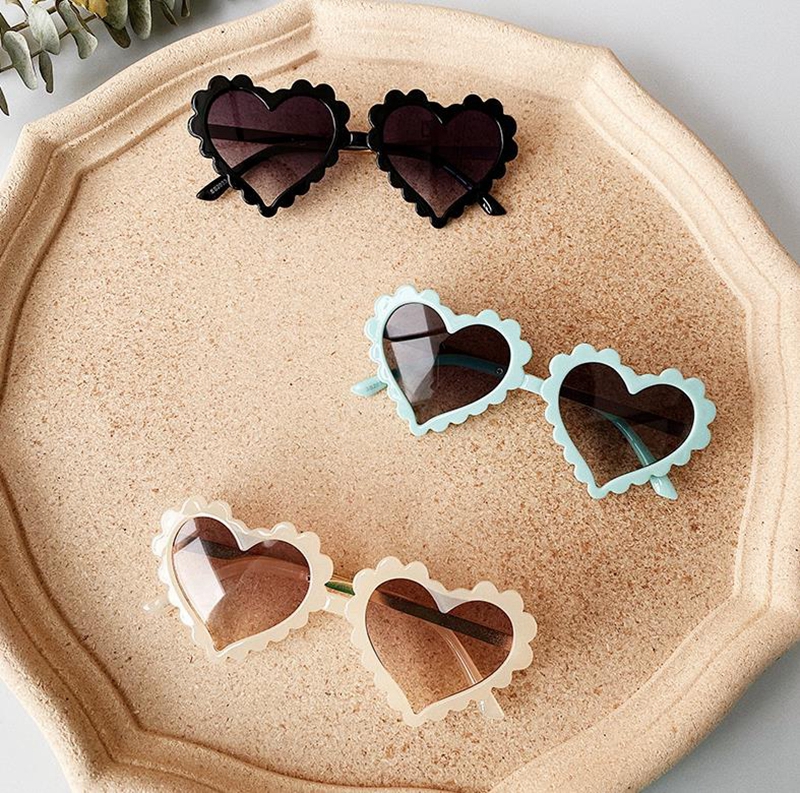 Kids Sunglasses Heart Plastic Pink Sun Glasses Girls UV400 Eyeglasses Boys Beach Glasses Fashion Kids Accessoris 6 Colors DW5312