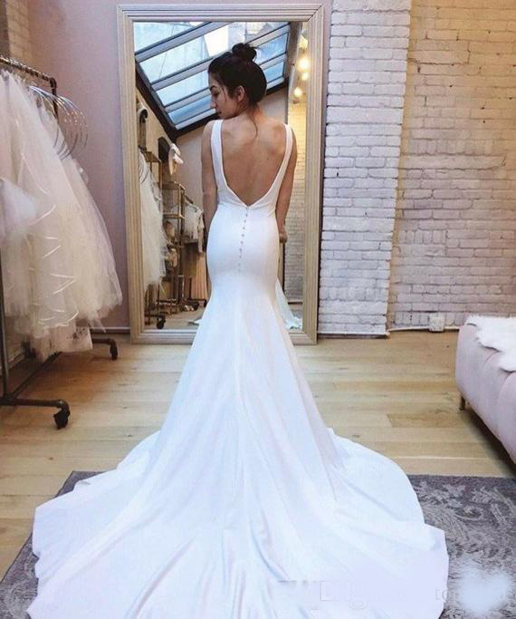 2020 Charming Sexy Mermaid Wedding Dresses Deep V-neck Trumpet Backless Satin Wedding Bridal Gowns Custom Made