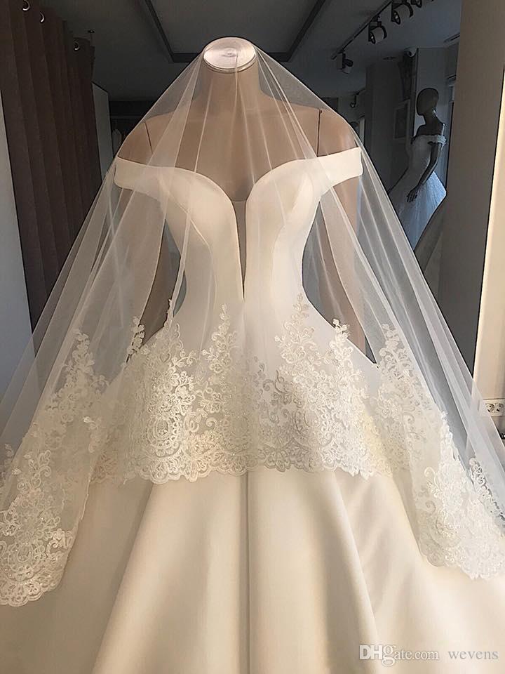 Elegant White Satin Wedding Dresses Off Shoulder Backless Ruffles Ball Gown Bridal Gowns Chapel Train Beach Wedding Dress