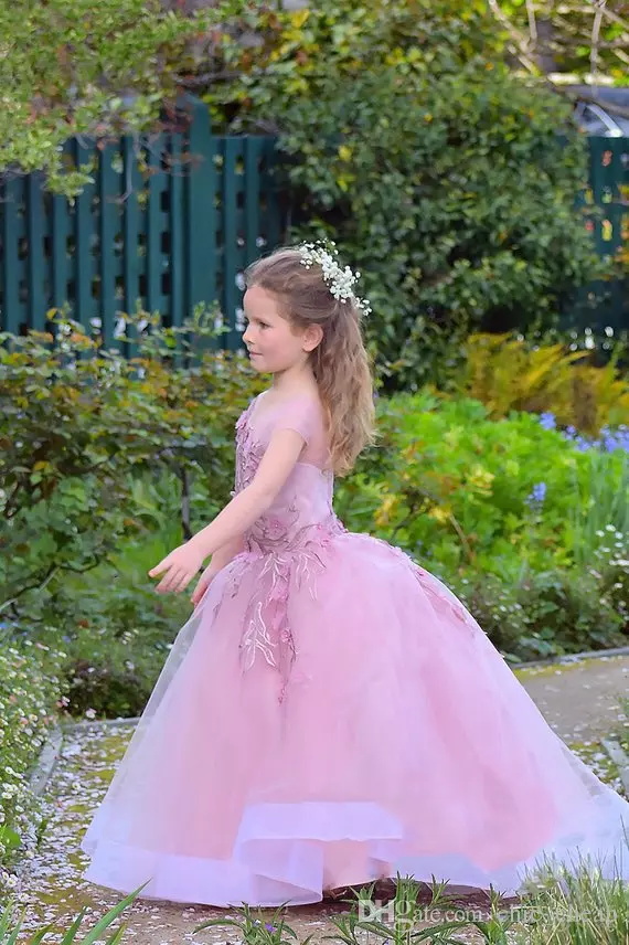 Pink Flower Girl Dresses Jewel Neck A Line 3D Floral Appliques Sweep Train Short Sleeves Girls Pageant Dresses Cheap Kids Formal Gowns