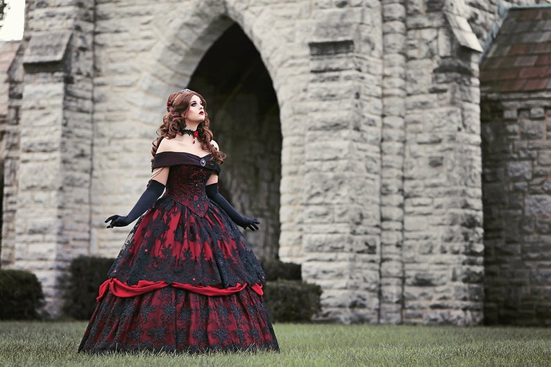 Gothic Black And Red Country Wedding Dresses Off Shoulders Corset Back Victorian Halloween Royal Wedding Dress Puffy Tulle Lace Bridal Gown