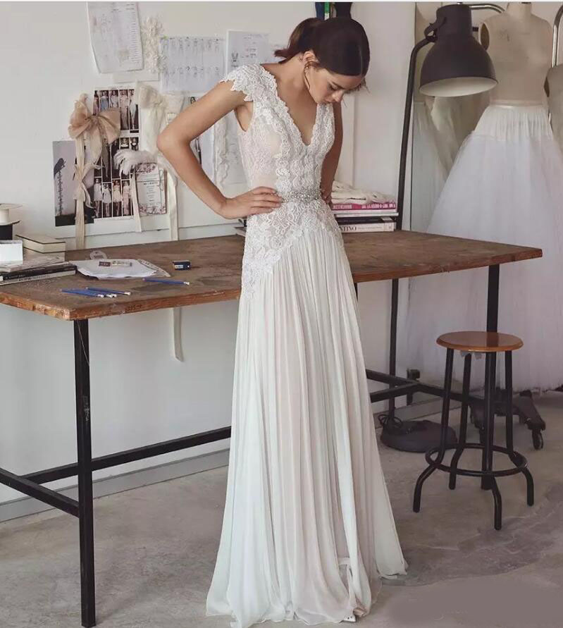 Chic Elegant A Line Beach Wedding Dresses Lace Aplliques Chiffon V Neck Crystal Sash Party Bridal Gowns Backless