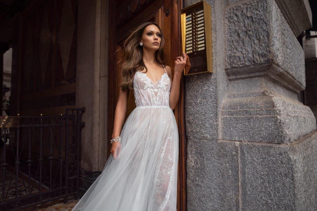 julie vino a line wedding dresses spaghetti v neck lace appliqued sweep train beach boho bridal gowns backless vestido de novia