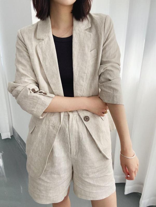 Women blazer single button long sleeve linen casual wild lady coat top 2020 new, As pic
Women blazer single button long sleeve linen casual wild lady coat top 2020 new, As pic