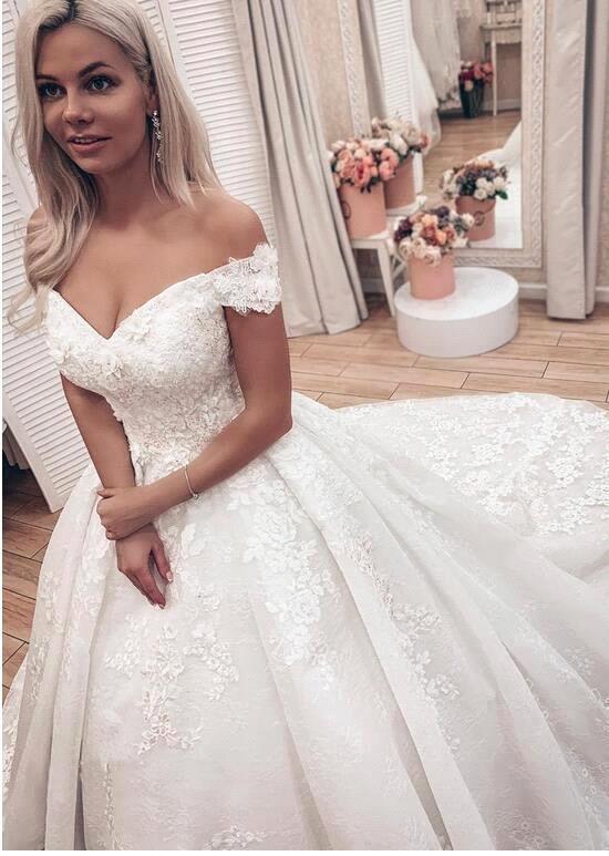 Dubai Arabic Ball Gown Wedding Dresses Luxurious Beads Lace Appliques Wedding Dress Bridal Gowns With Long Train CPH095