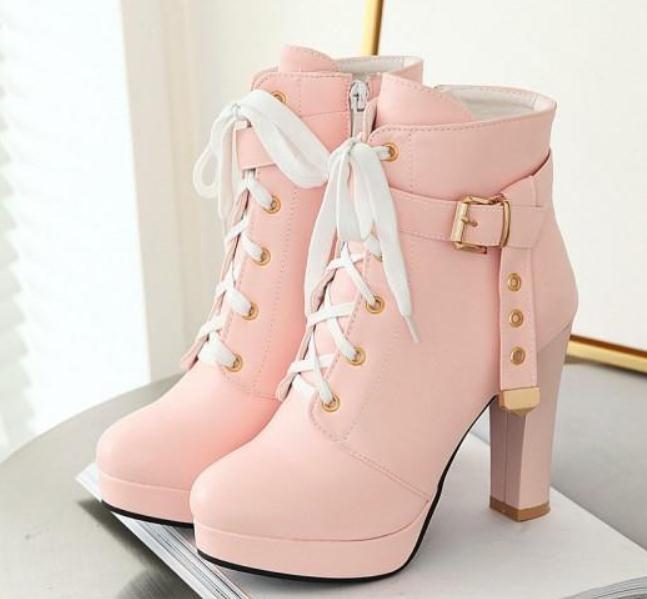 2019 Women's boots in winter with New style High heel Coarse heel round head waterproof table @8015, Black
2019 Women's boots in winter with New style High heel Coarse heel round head waterproof table @8015, Black