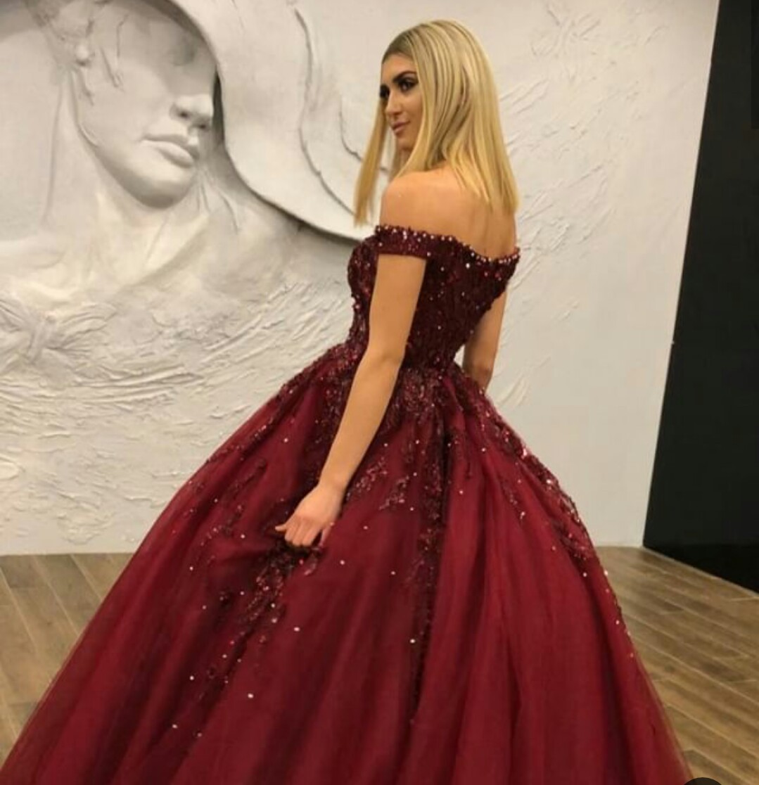 2019 Gorgeous Sequined Beaded Prom Dresses Off The Shoulder Sweep Train Burgundy Ball Gown Evening Dress Custom Made Formal Party Gowns