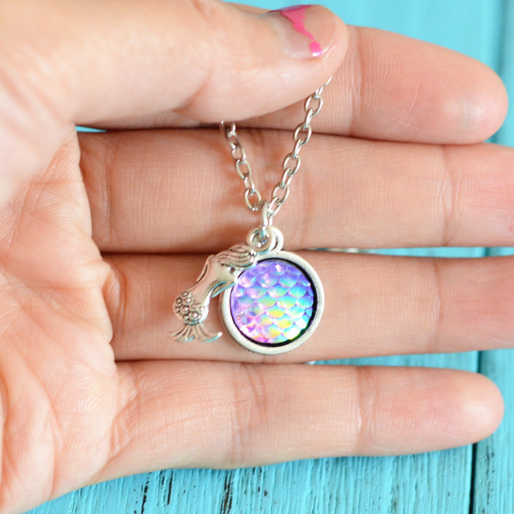 Mermaid Pendant Necklace Silver Chain Vintage Fish Scale Resin Choker Jewelry for Women Girls 2024 Gift Z250910