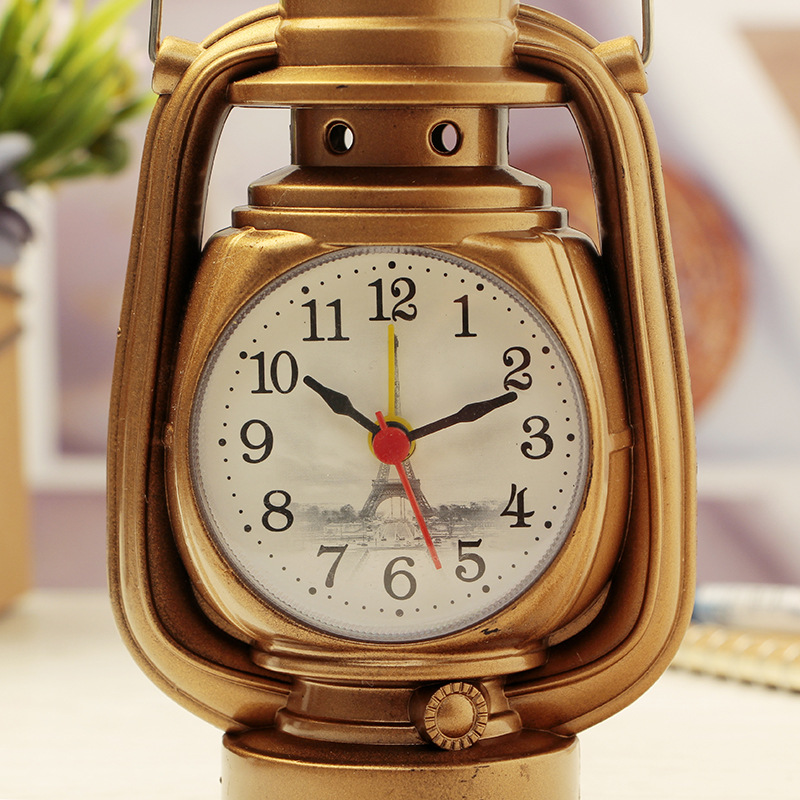 Vintage Alarm Clock Retro Oil Lamp Alarm Clock Watch Table Kerosene Light Living Room Decor Articles Office Craft Ornament