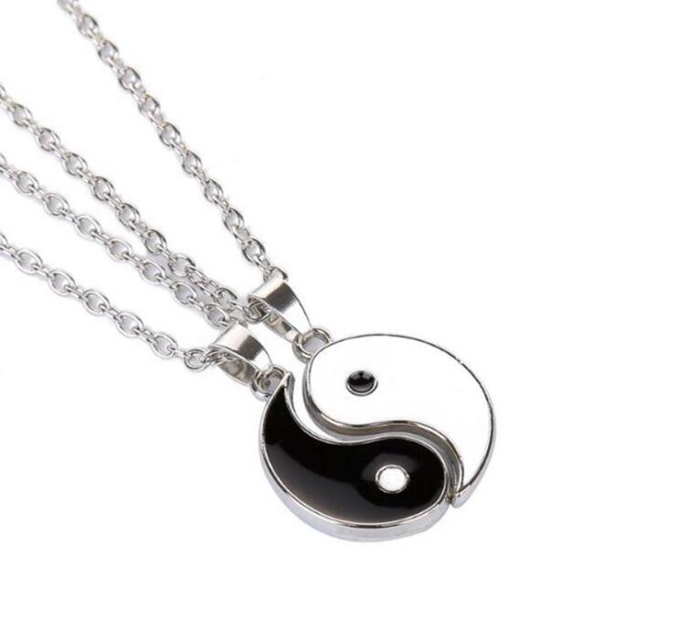 Couples Enamel Tai Chi Yin Yang Necklace Pendants Vintage Best Friend Black White BFF Pendant Women Clavicle Necklace Friendship Jewelry
Couples Enamel Tai Chi Yin Yang Necklace Pendants Vintage Best Friend Black White BFF Pendant Women Clavicle Necklace Friendship Jewelry