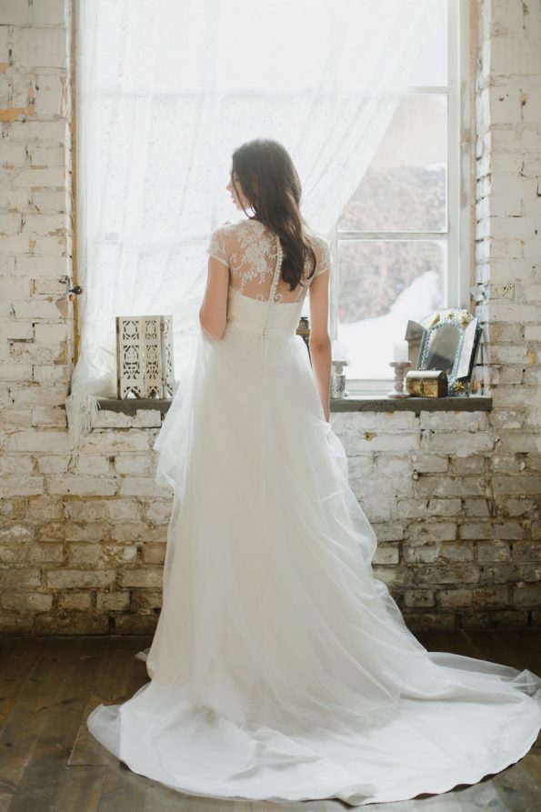 2020 New Bohemian Wedding Dresses Bateau Neck Lace Appliques A Line Beach Wedding Dress Sweep Train Boho Bridal Gown Vestidos De Novia