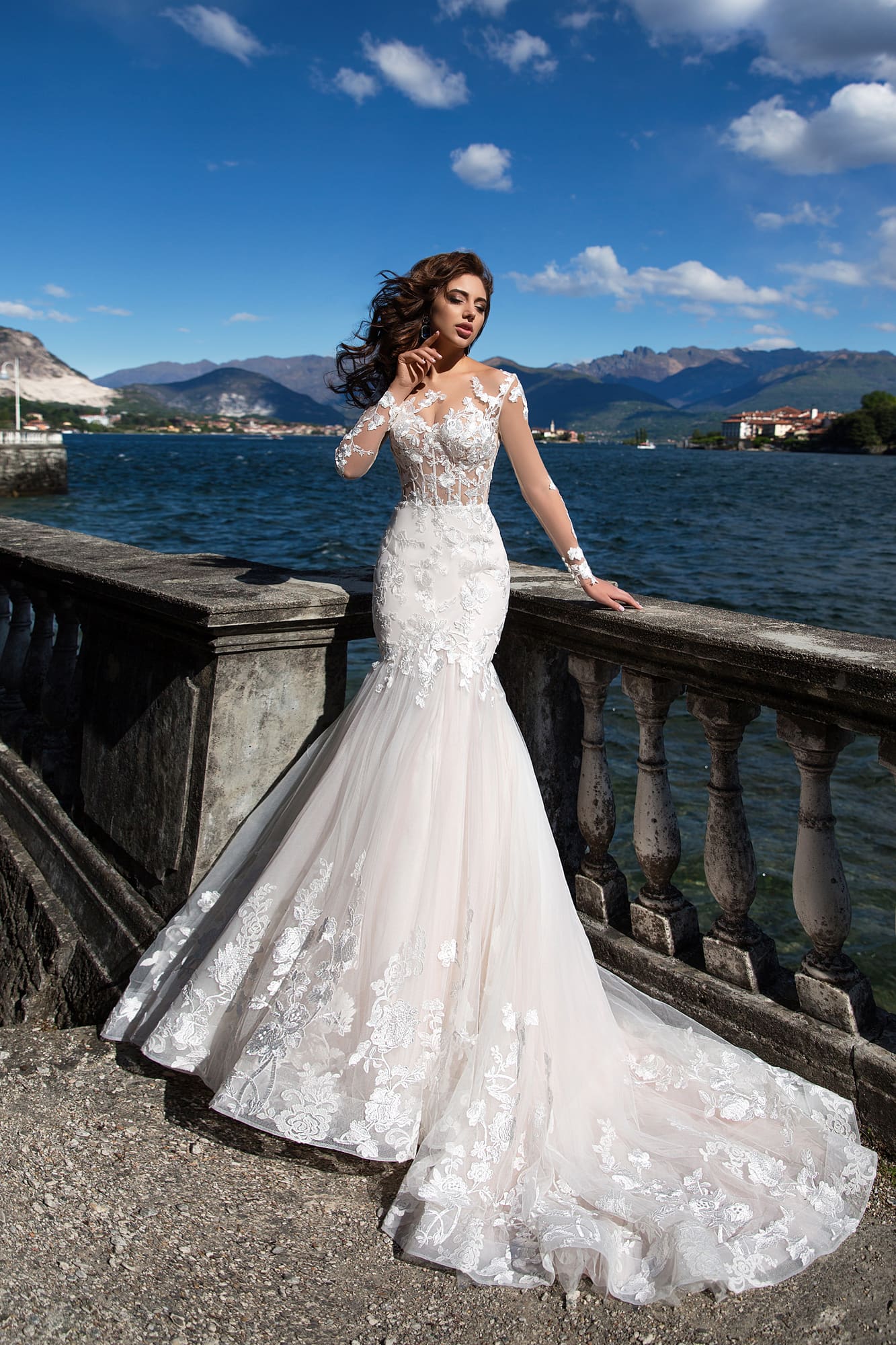 2019 Lussano Beach Mermaid Wedding Dresses Lace Applique Long Sleeve Sweep Train Bridal Gowns Plus Size Boho robe de mariée