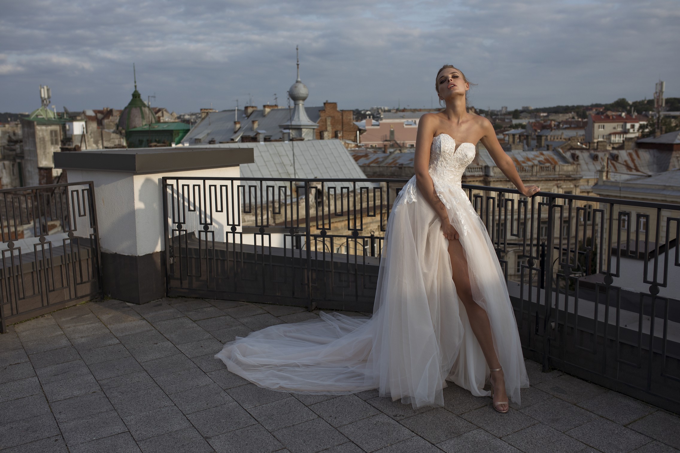 2019 Riki Dalal Cheap Wedding Dresses With Wrap Lace A Line Beach Bridal Gowns Custom Made Boho Wedding Dress Plus Size robe de
