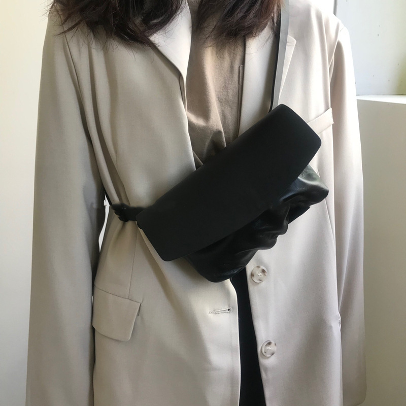 2020 new ladies chest bag solid color casual simple waist bag women's shoulder messenger, Black
2020 new ladies chest bag solid color casual simple waist bag women's shoulder messenger, Black