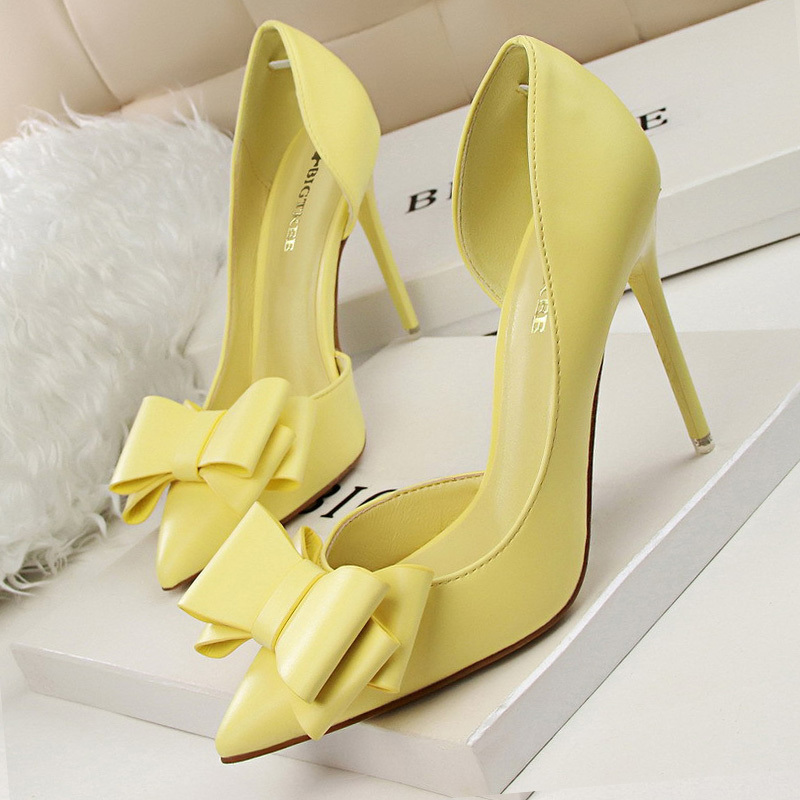 BIGTREE Shoes Women Heels Elegant Women Pumps Bow-knot High Heels Women Shoes Pointed Stiletto Party Bridal Wedding Shoes Female, Black
BIGTREE Shoes Women Heels Elegant Women Pumps Bow-knot High Heels Women Shoes Pointed Stiletto Party Bridal Wedding Shoes Female, Black